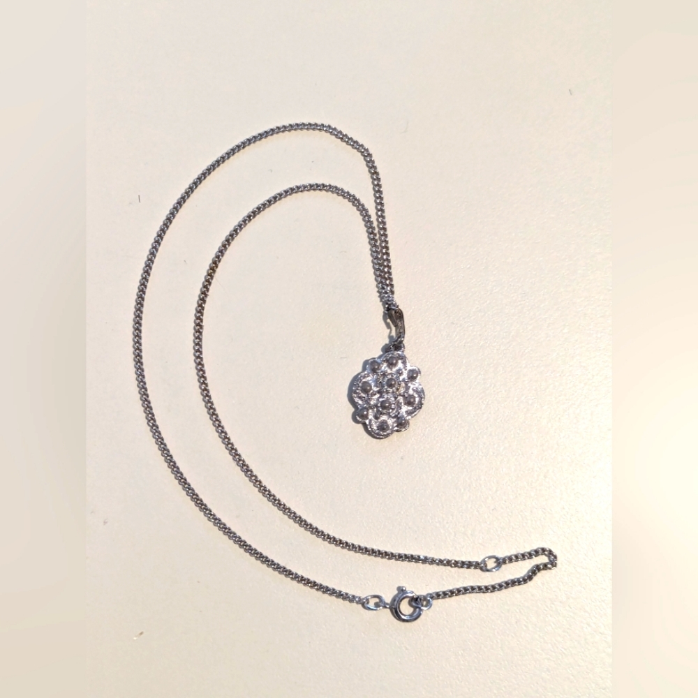 Vintage Sarah Coventry Silver Tone Pendant Necklace